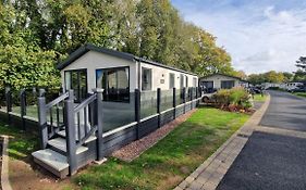 Luxury Lodge @ Hoburne Devon Bay